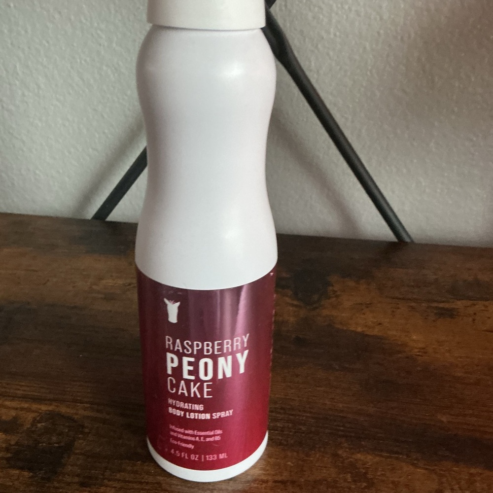 Raspberry Peony Cake Hydrating Body Lotion Spray